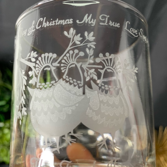 Set of 6 vintage HTF Garrick “12 days of Christmas” etched glasses (days 1-6) - Picture 12 of 16